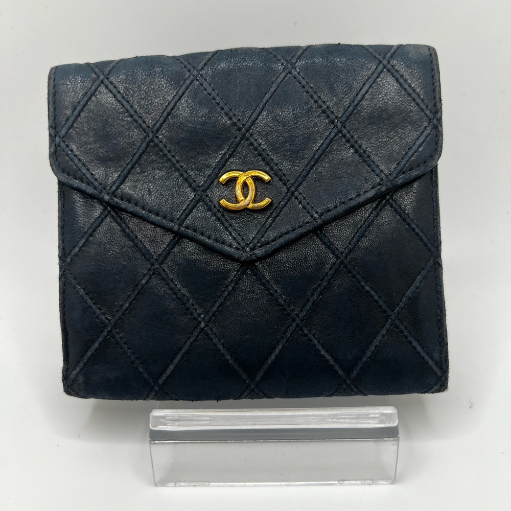 GUC Chanel Caviar Leather Bifold Wallet